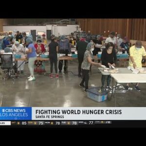 Upward push Against Starvation celebrates 25th anniversary by packaging 10,000 meals in Santa Fe Springs