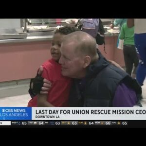 Union Rescue Mission CEO Andy Bales shares meal with families on his closing day
